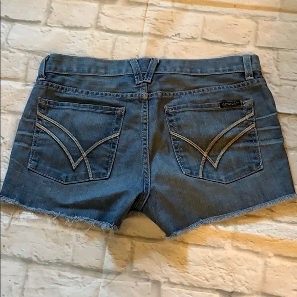 Bundle of denim shorts - Picture 6 of 7